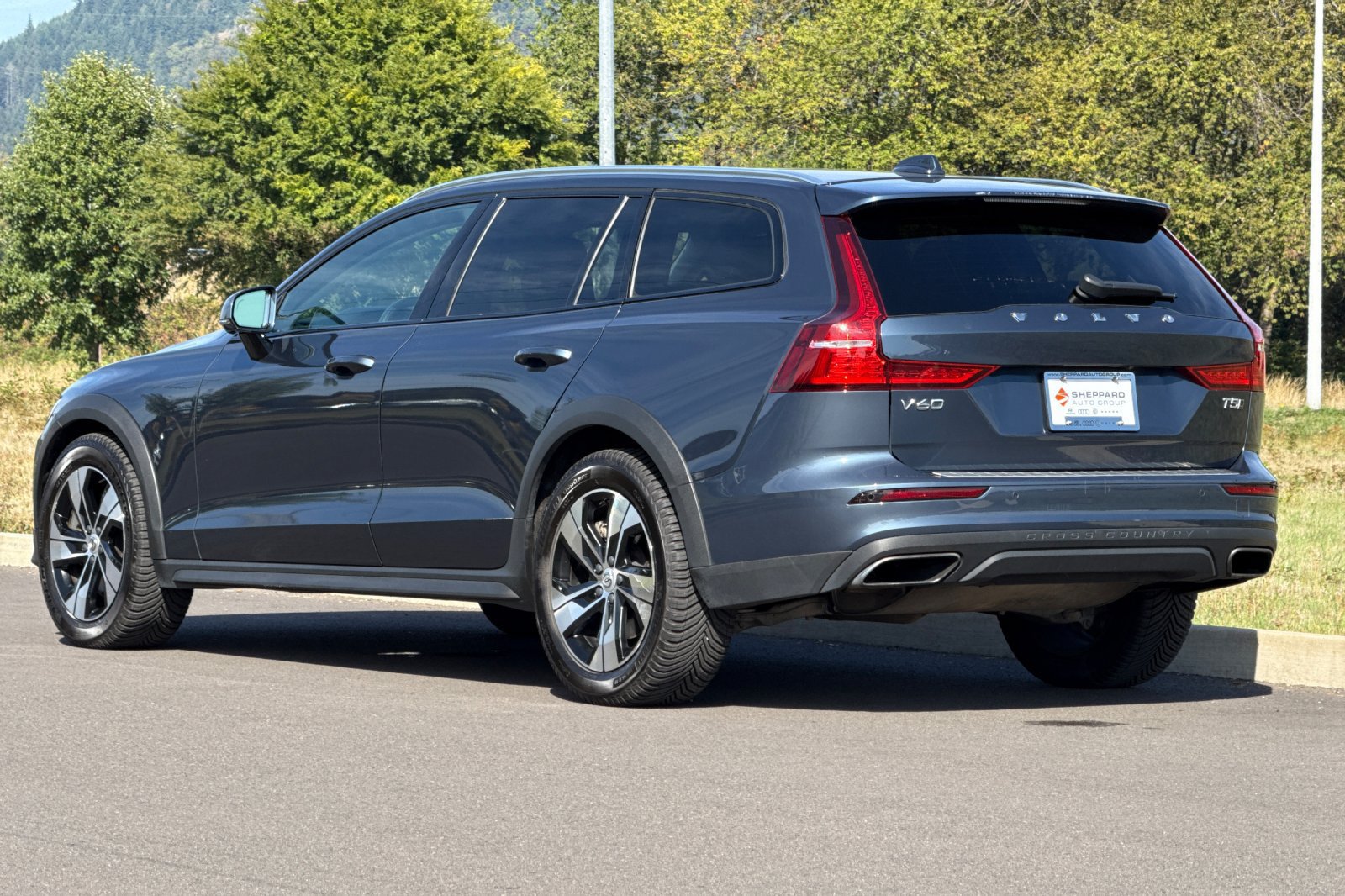 Used 2021 Volvo V60 T5 Cross Country w/ Protection Package AWD/4WD image 5
