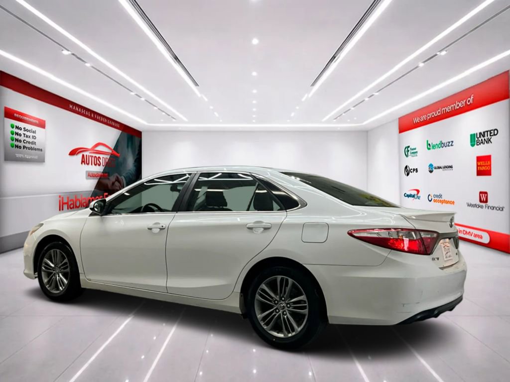 Used 2015 Toyota Camry SE FWD image 5