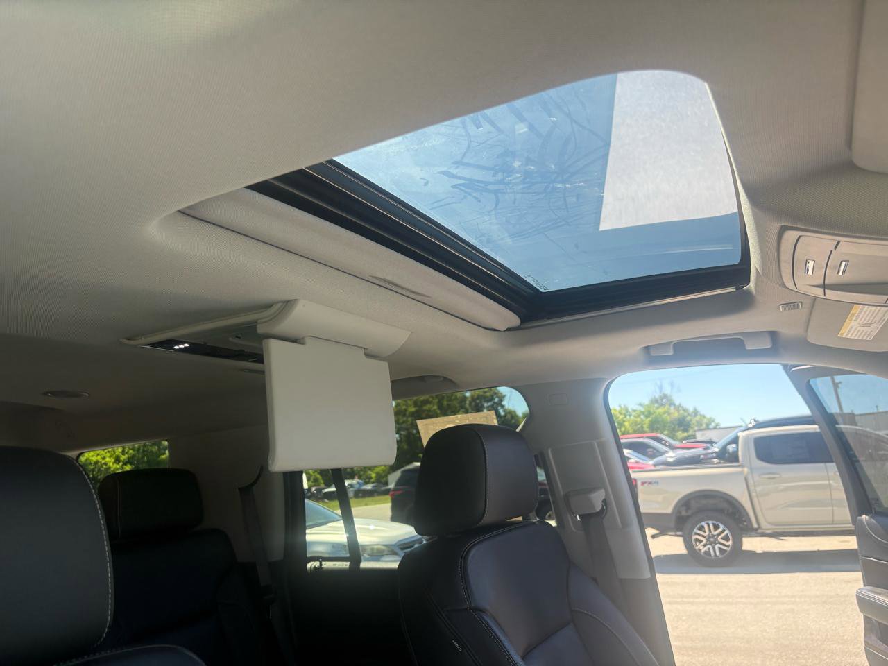 Used 2018 Chevrolet Tahoe LT AWD/4WD image 46