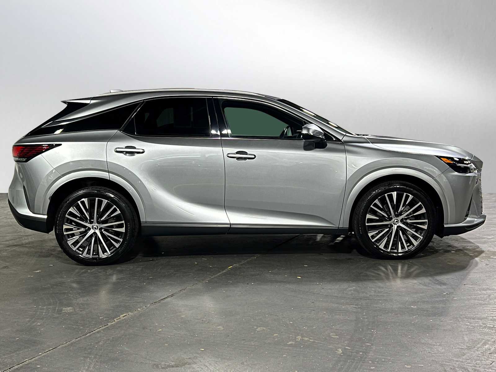 Used 2023 Lexus RX 350 Premium Plus image 2
