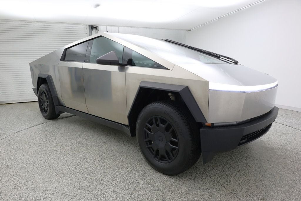 Used 2024 Tesla Cybertruck AWD Crew Cab image 3