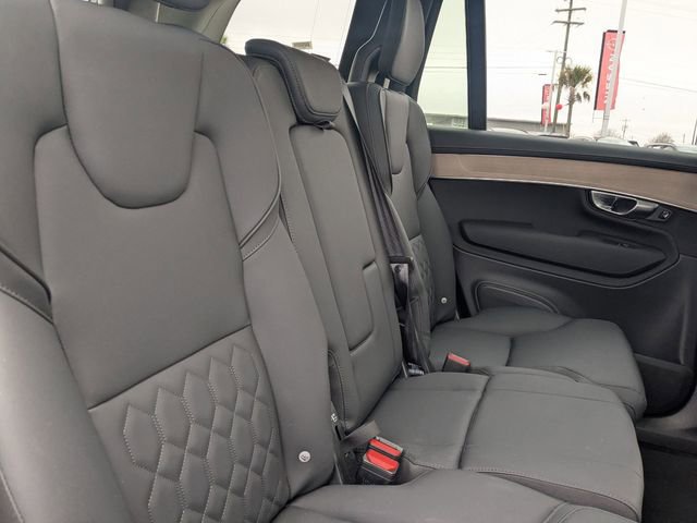 Used 2025 Volvo XC90 B6 Plus image 31