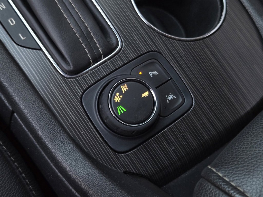 Used 2017 GMC Acadia SLT image 25