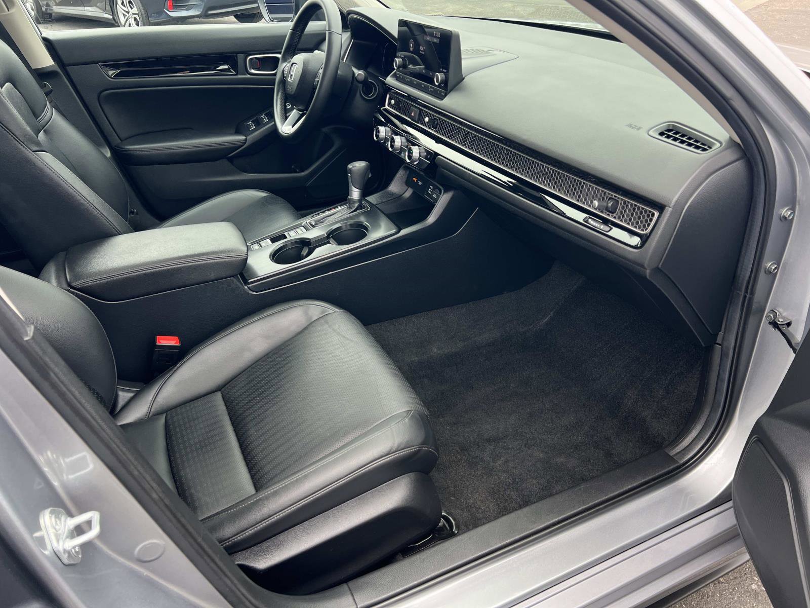 Used 2024 Honda Civic EX-L image 28