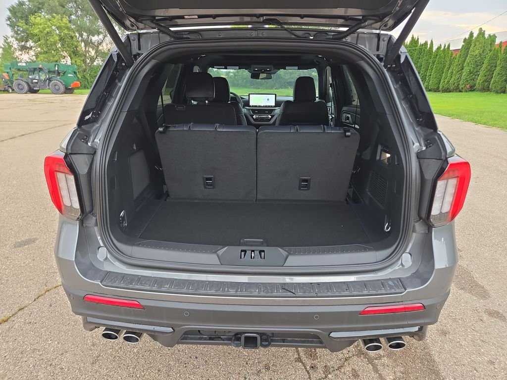 New 2026 Ford Explorer ST w/ Sun And Sound Package AWD/4WD image 17