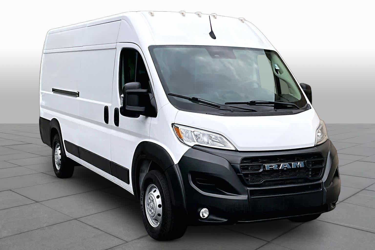 Used 2023 RAM ProMaster 3500 w/ Driver Convenience Group FWD image 3