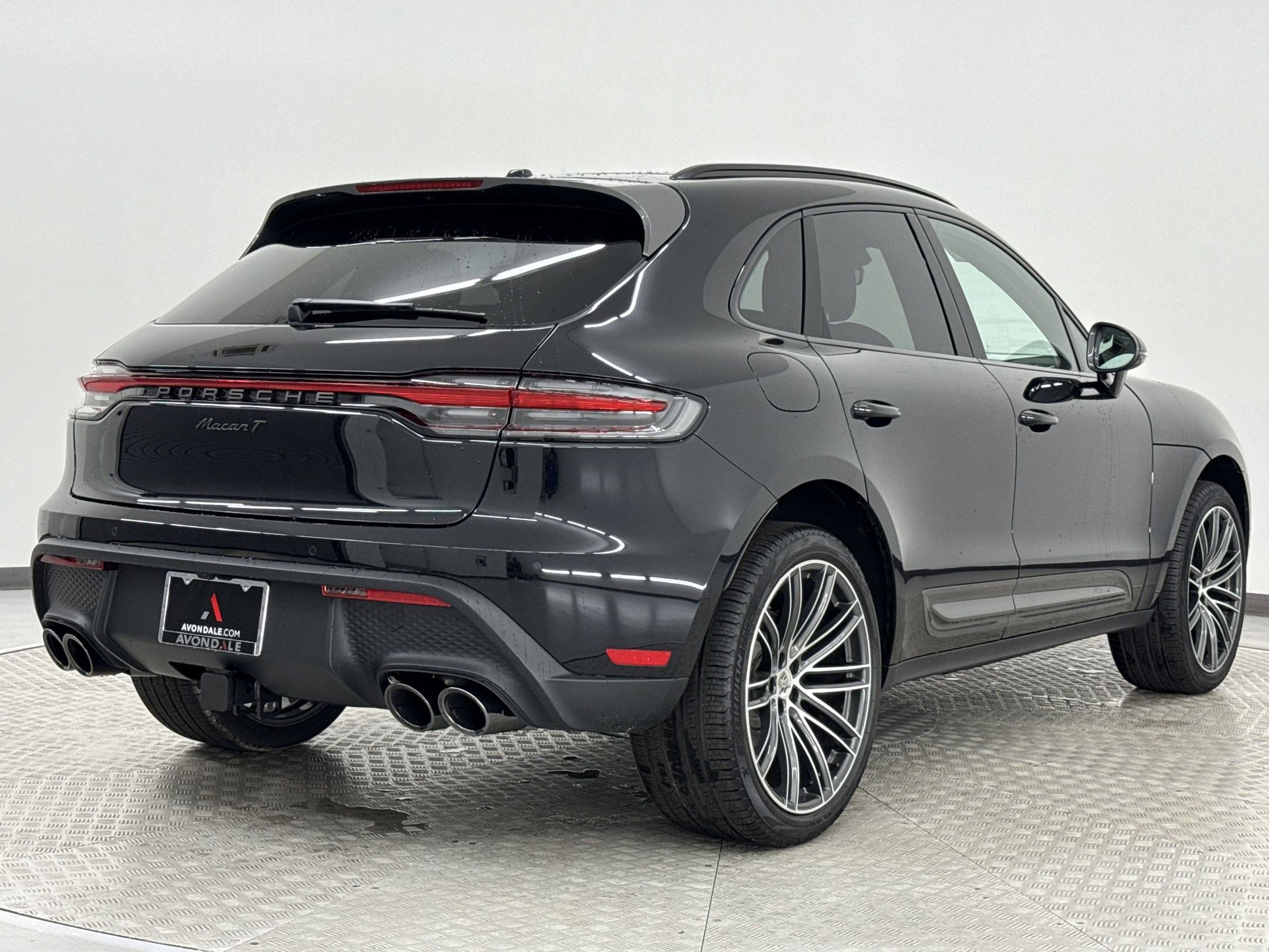 Used 2025 Porsche Macan Turbo image 9