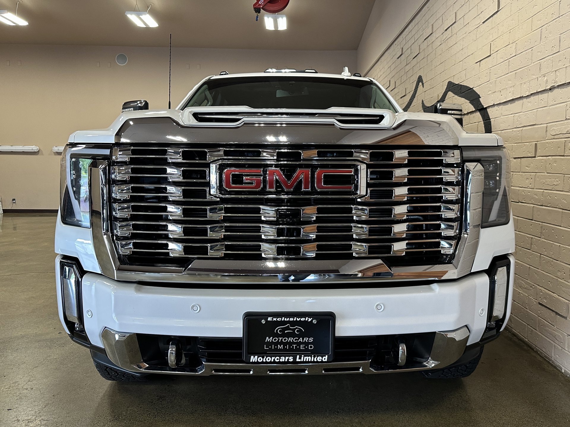 Used 2024 GMC Sierra 3500 Denali image 11