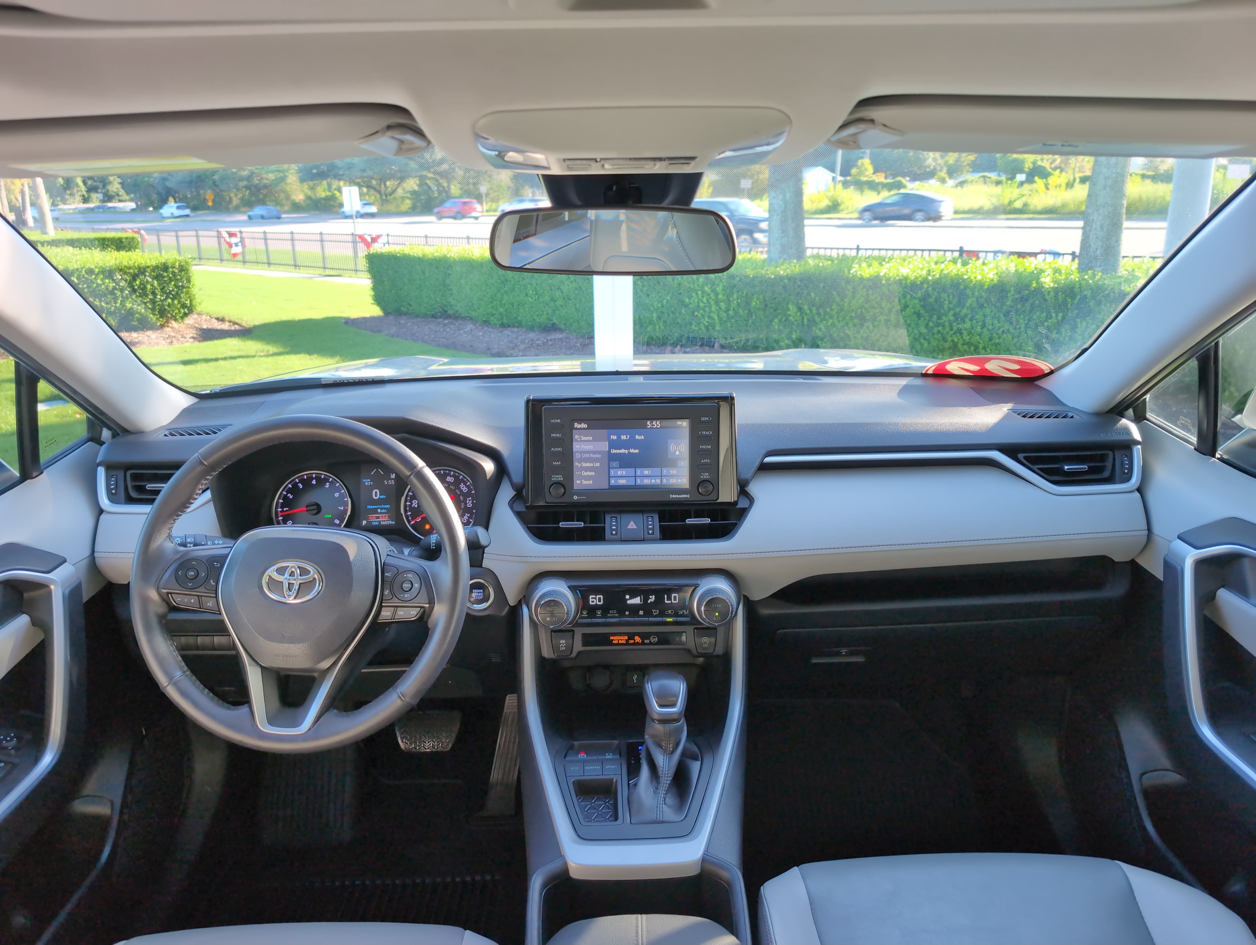Certified 2022 Toyota RAV4 XLE Premium FWD image 28