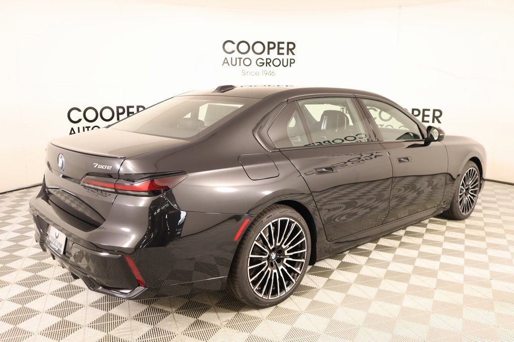 New 2026 BMW 750e xDrive image 23