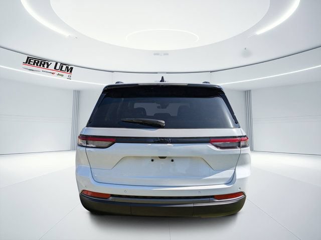 New 2026 Jeep Grand Cherokee Altitude RWD image 4