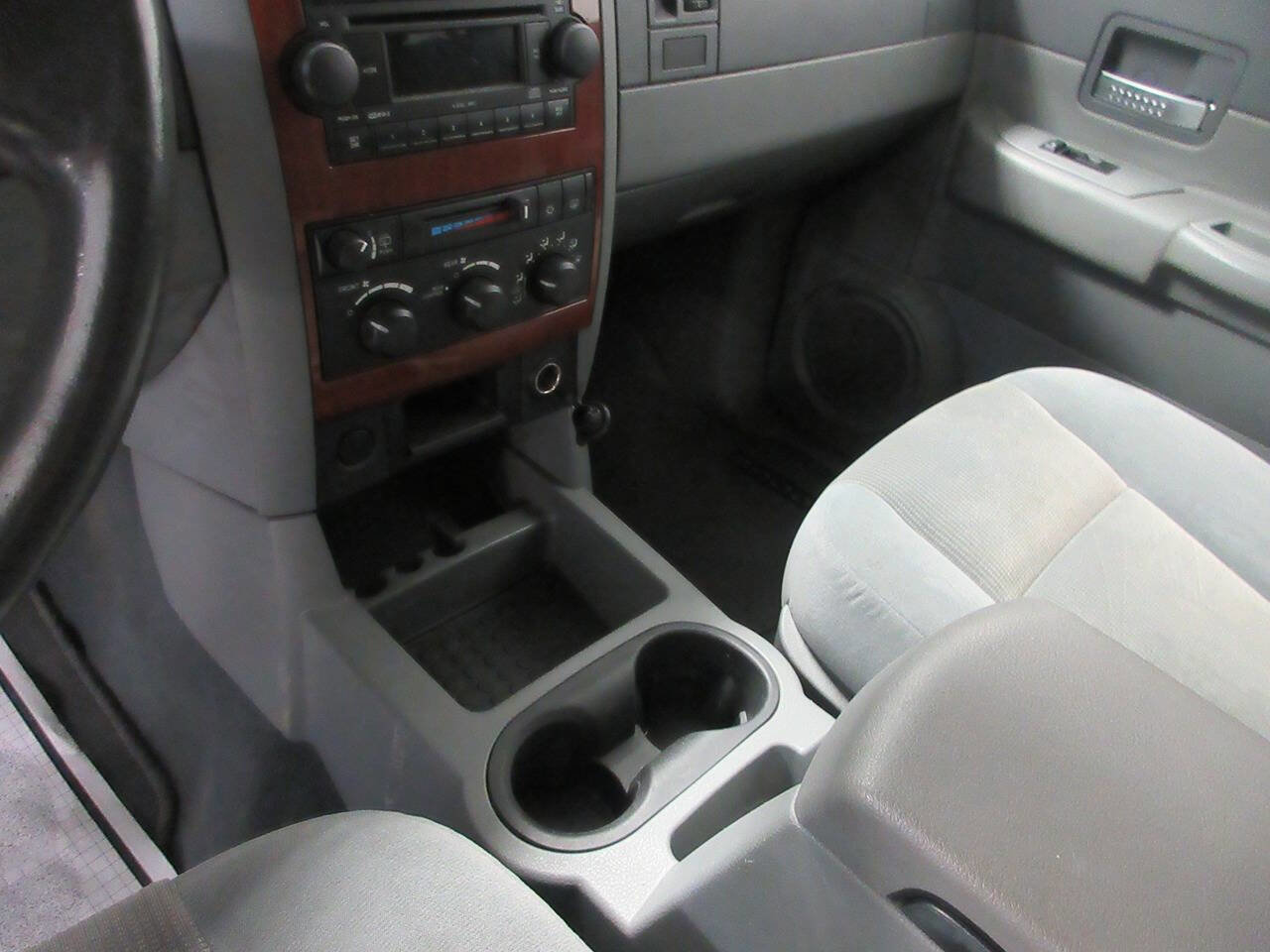 Used 2005 Dodge Durango SLT AWD/4WD image 15
