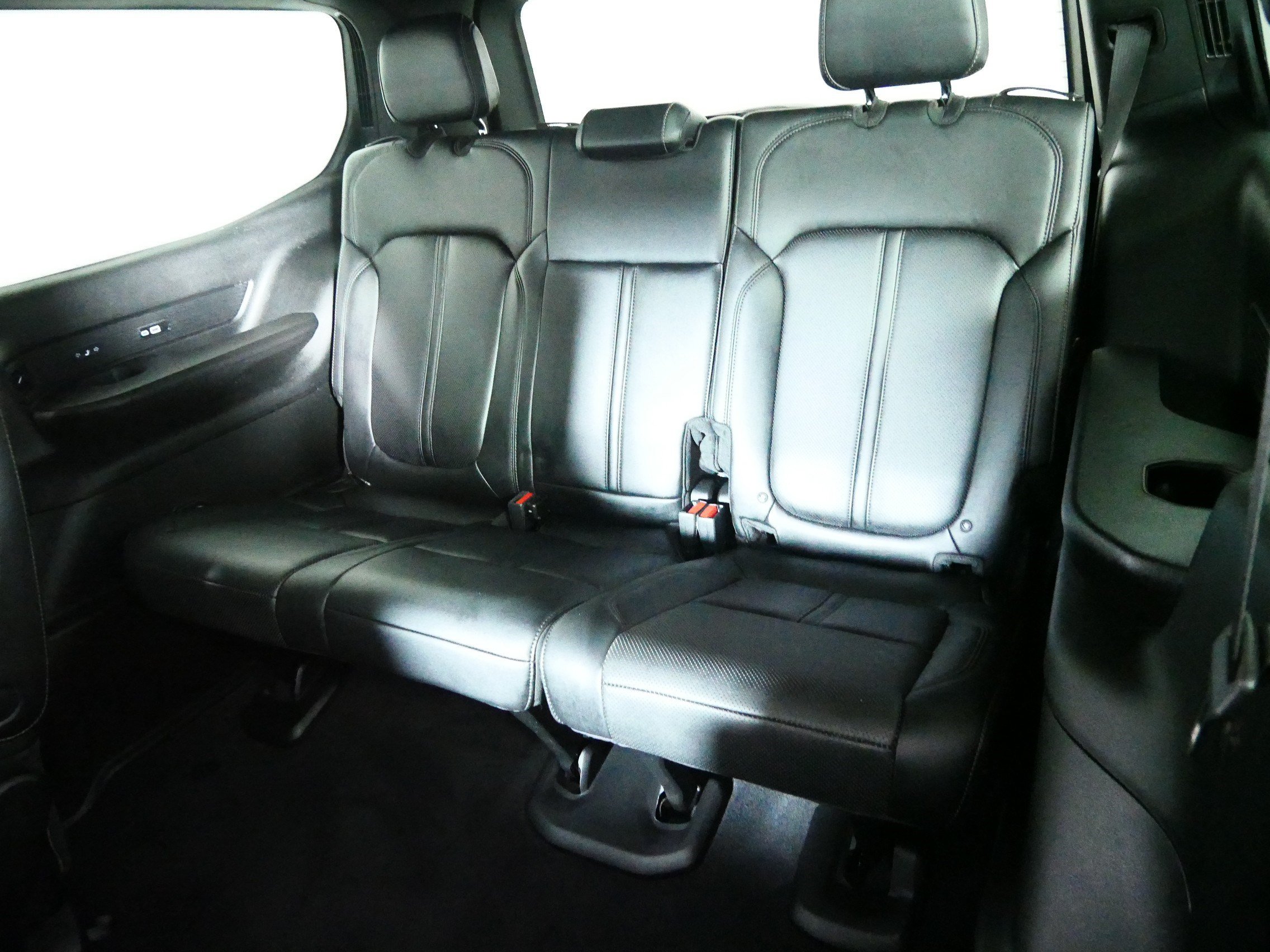 Used 2022 Jeep Wagoneer Series III w/ Premium Group I AWD/4WD image 33