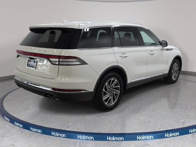 Certified 2023 Lincoln Aviator AWD image 5