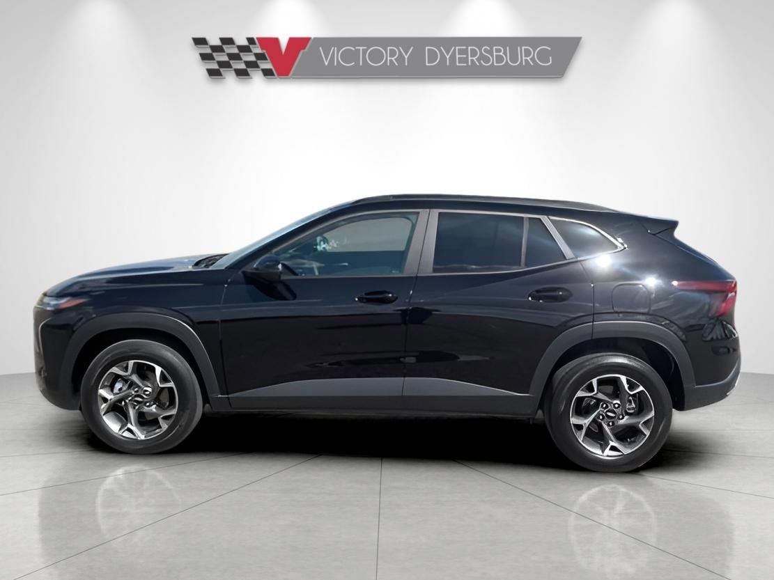 Used 2025 Chevrolet Trax LT FWD image 5