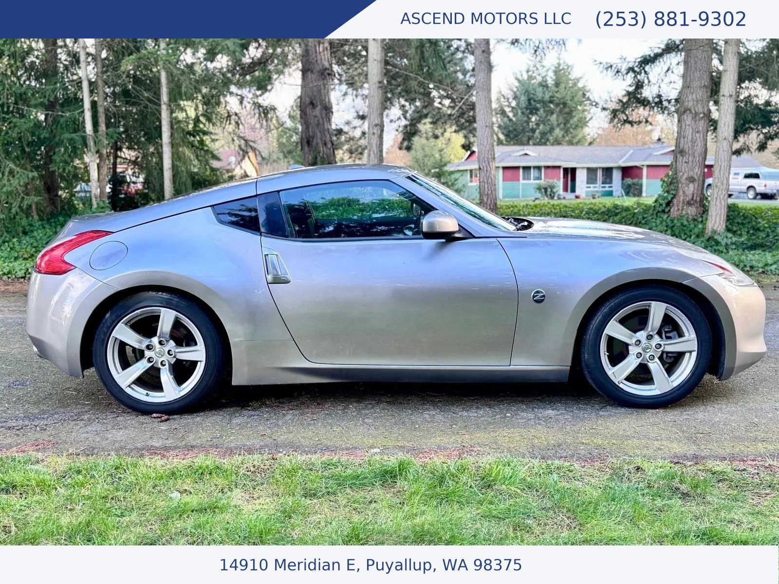 Used 2010 Nissan 370Z Touring RWD image 6