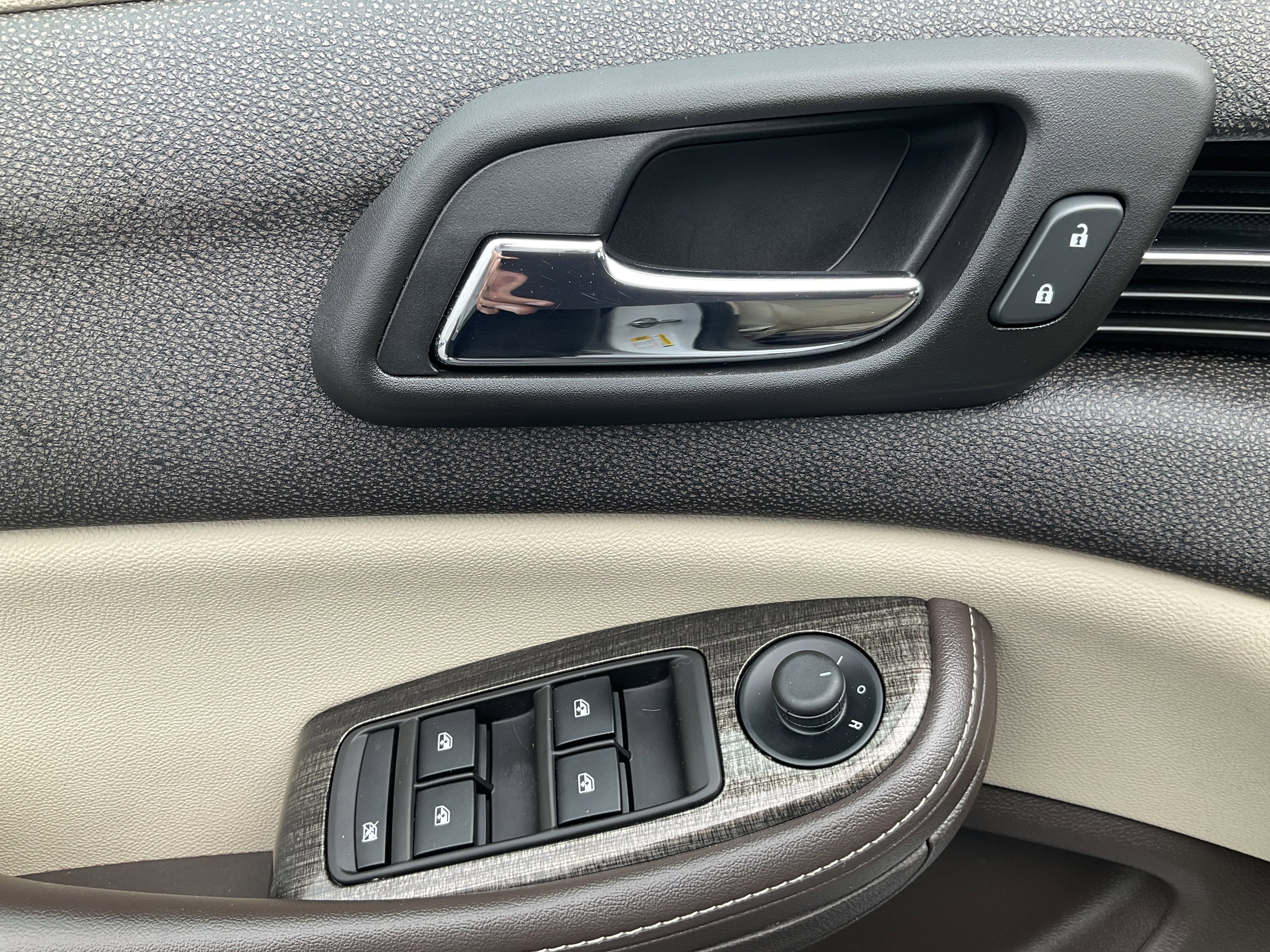 Used 2015 Chevrolet Malibu LTZ FWD image 27