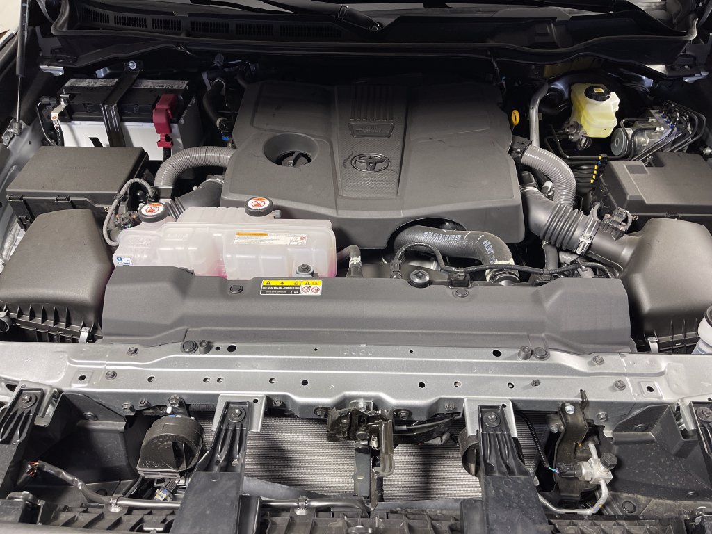 New 2026 Toyota Tundra Platinum w/ TRD Off-Road Package AWD/4WD image 9