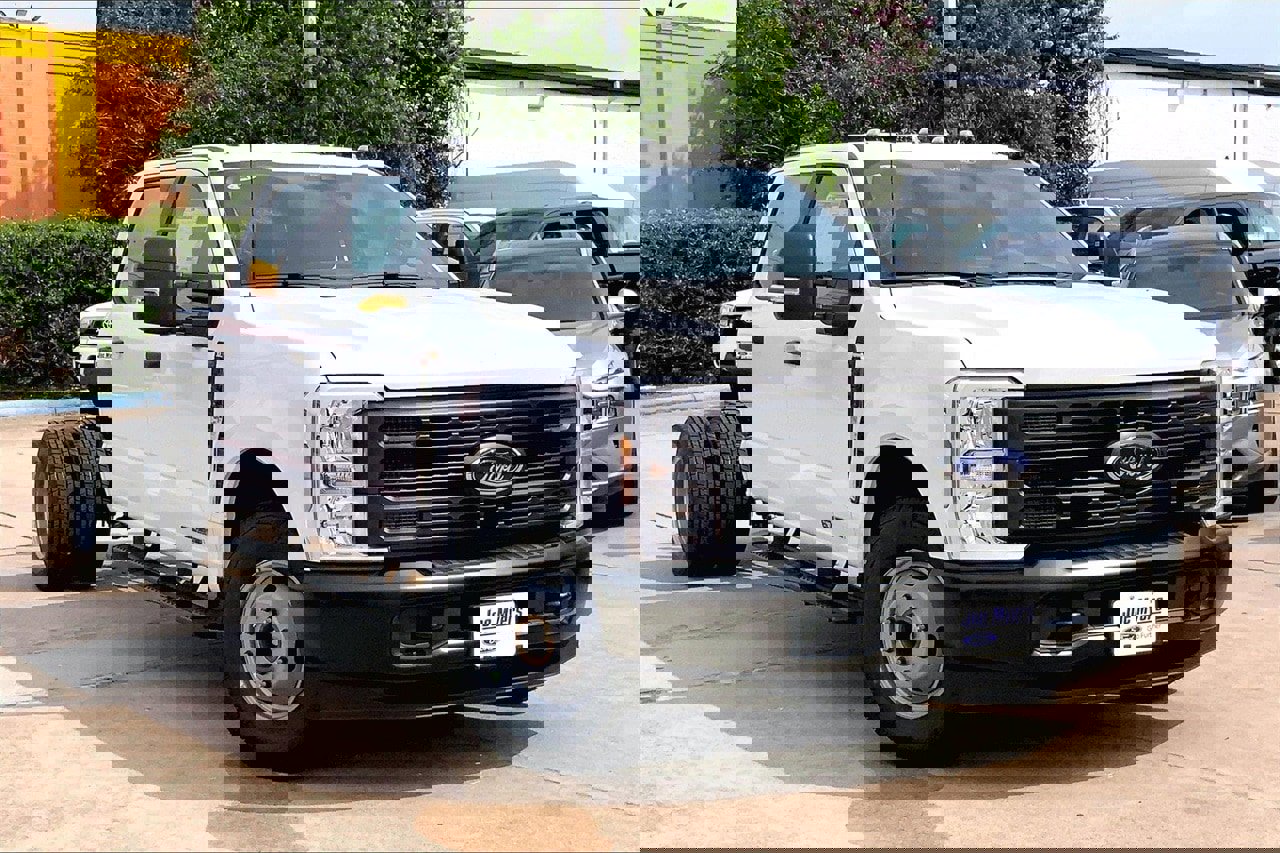 New 2025 Ford F350 XL