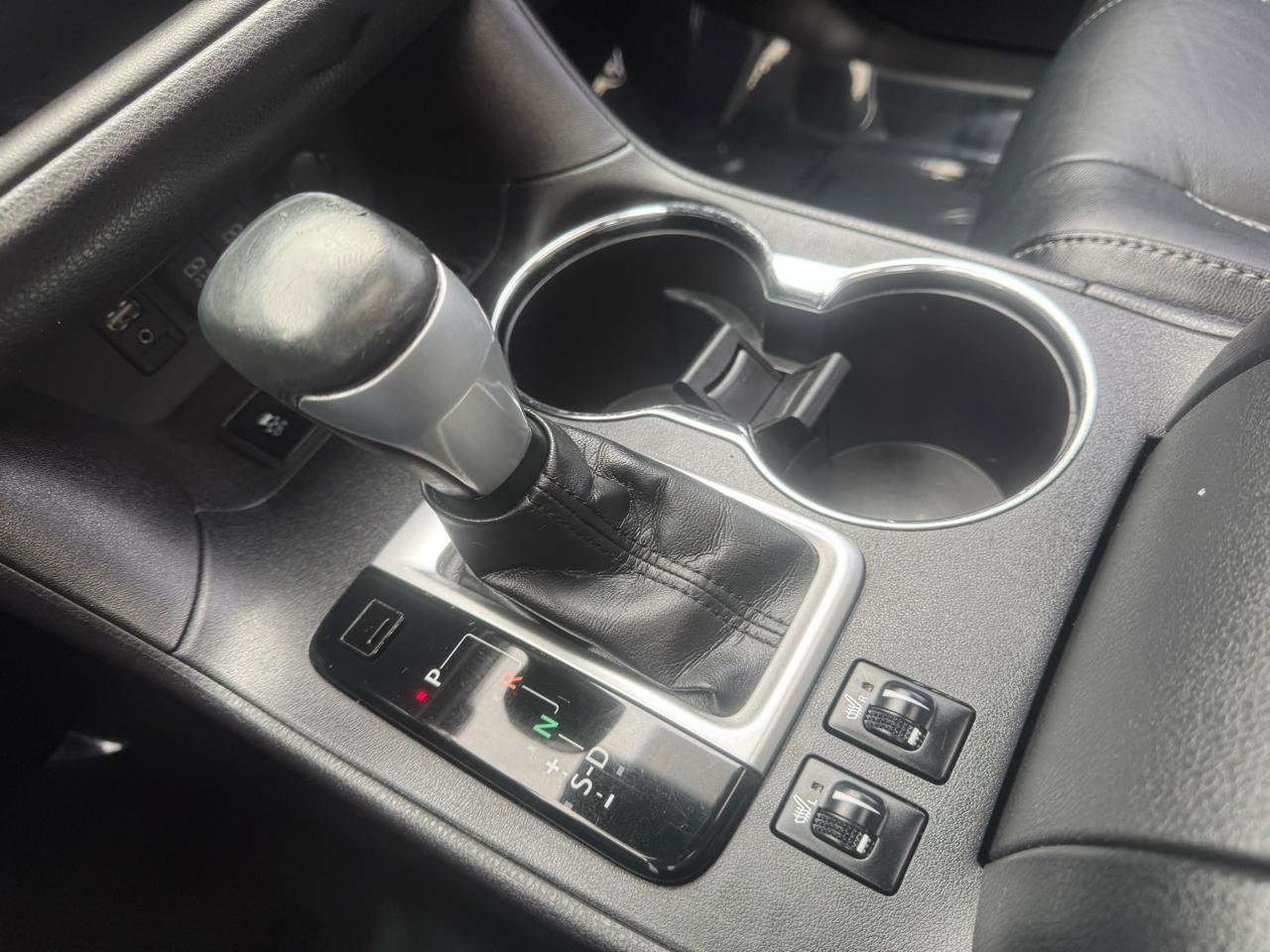 Used 2017 Toyota Highlander SE AWD/4WD image 54