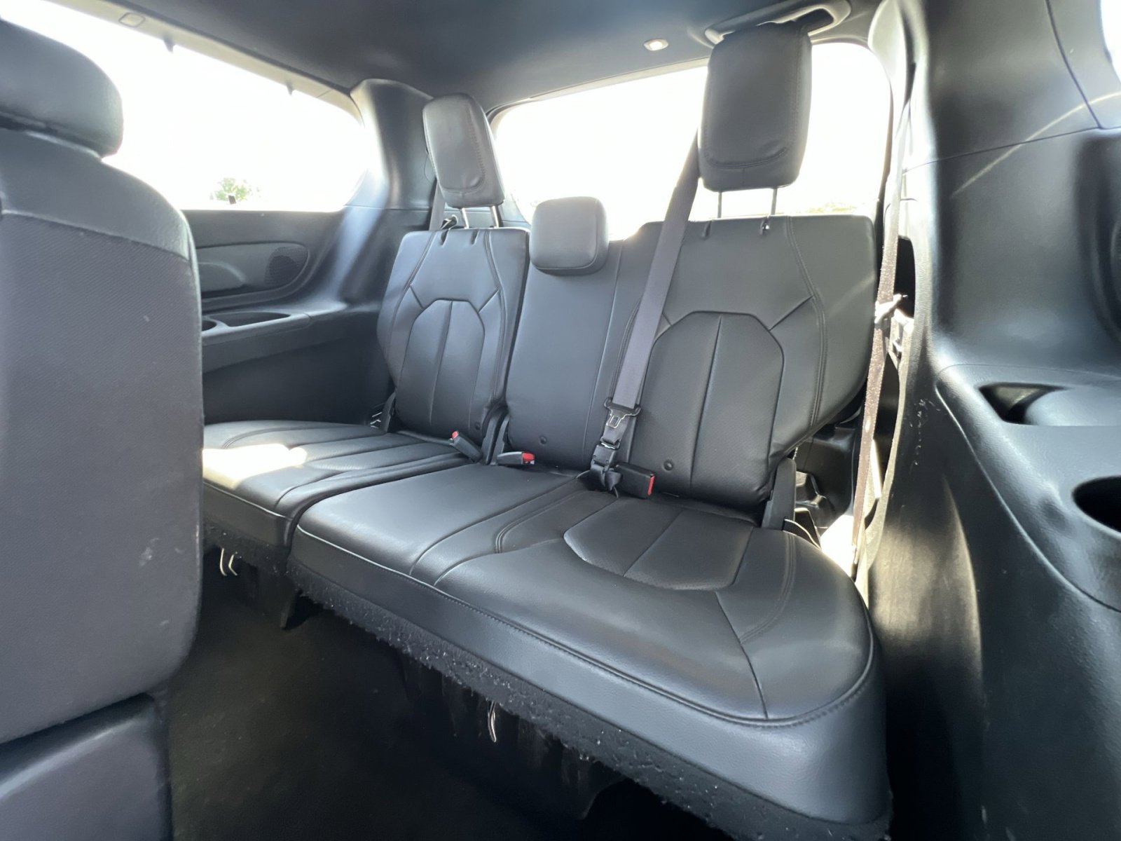 Used 2020 Chrysler Pacifica Touring-L FWD image 34