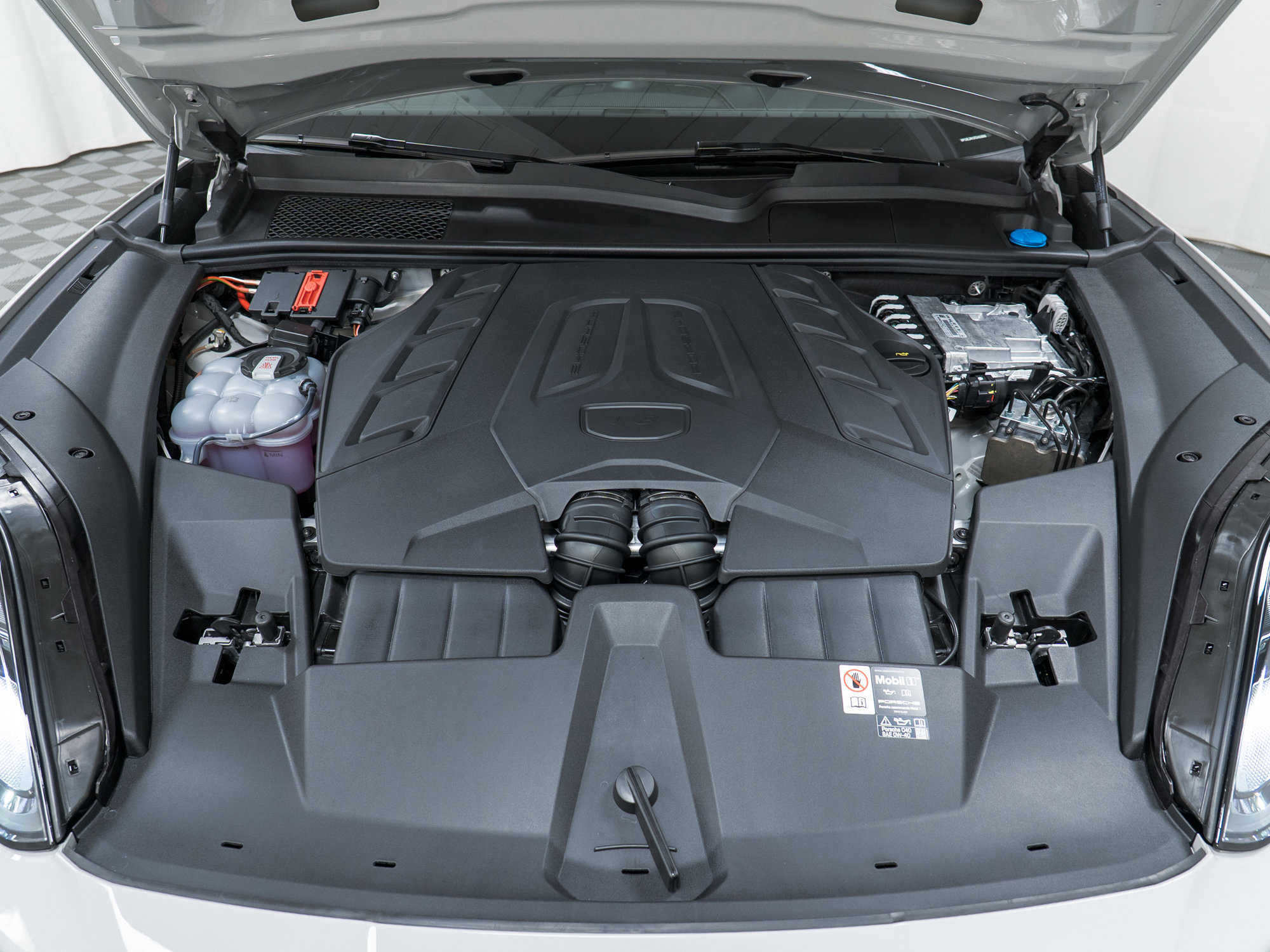 New 2026 Porsche Cayenne S image 12