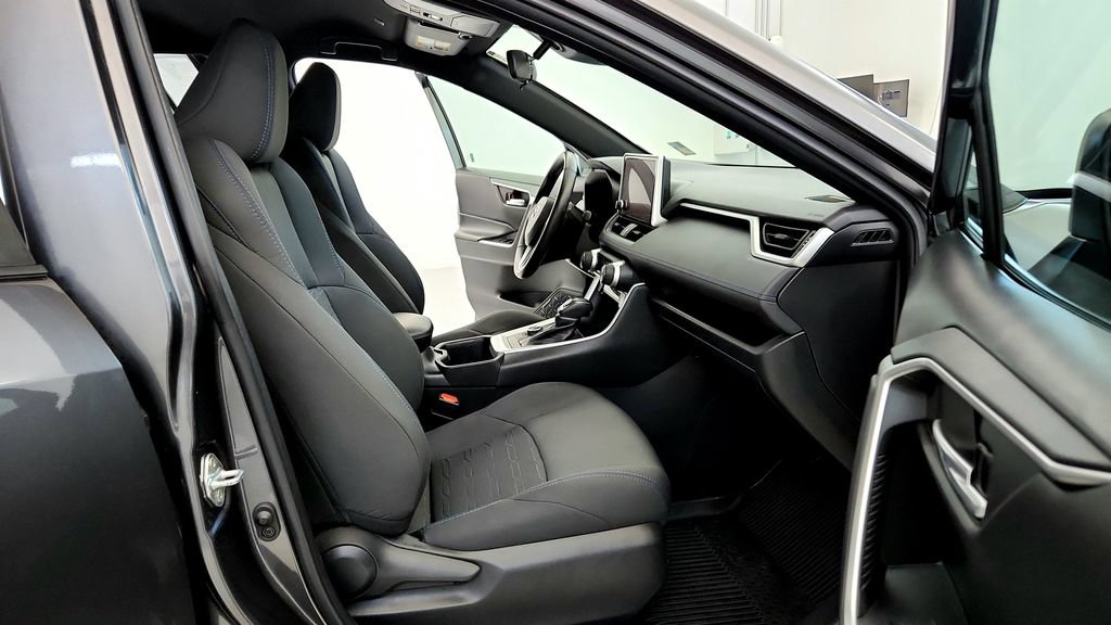 Used 2023 Toyota RAV4 SE AWD/4WD image 17