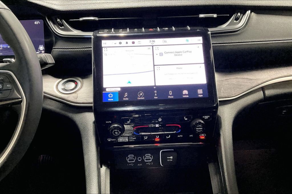 Used 2023 Jeep Grand Cherokee Limited image 8