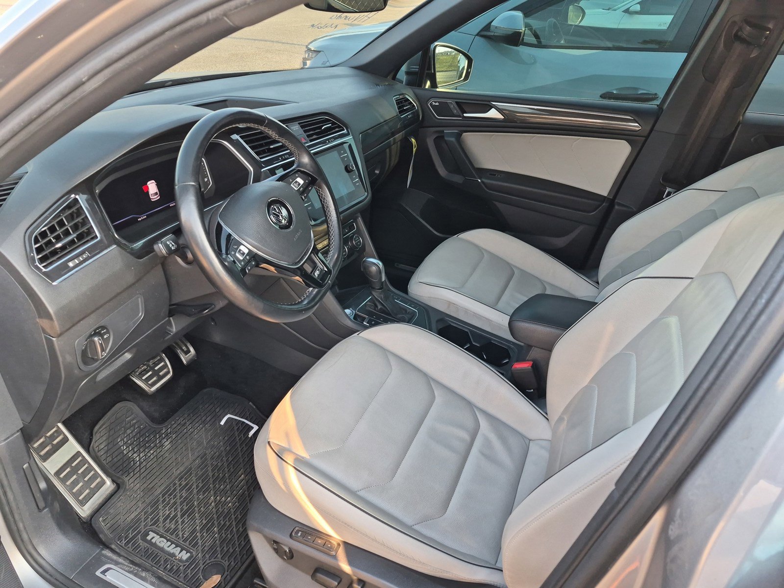 Used 2020 Volkswagen Tiguan SEL Premium R-Line w/ 3rd Row Seat Package image 6