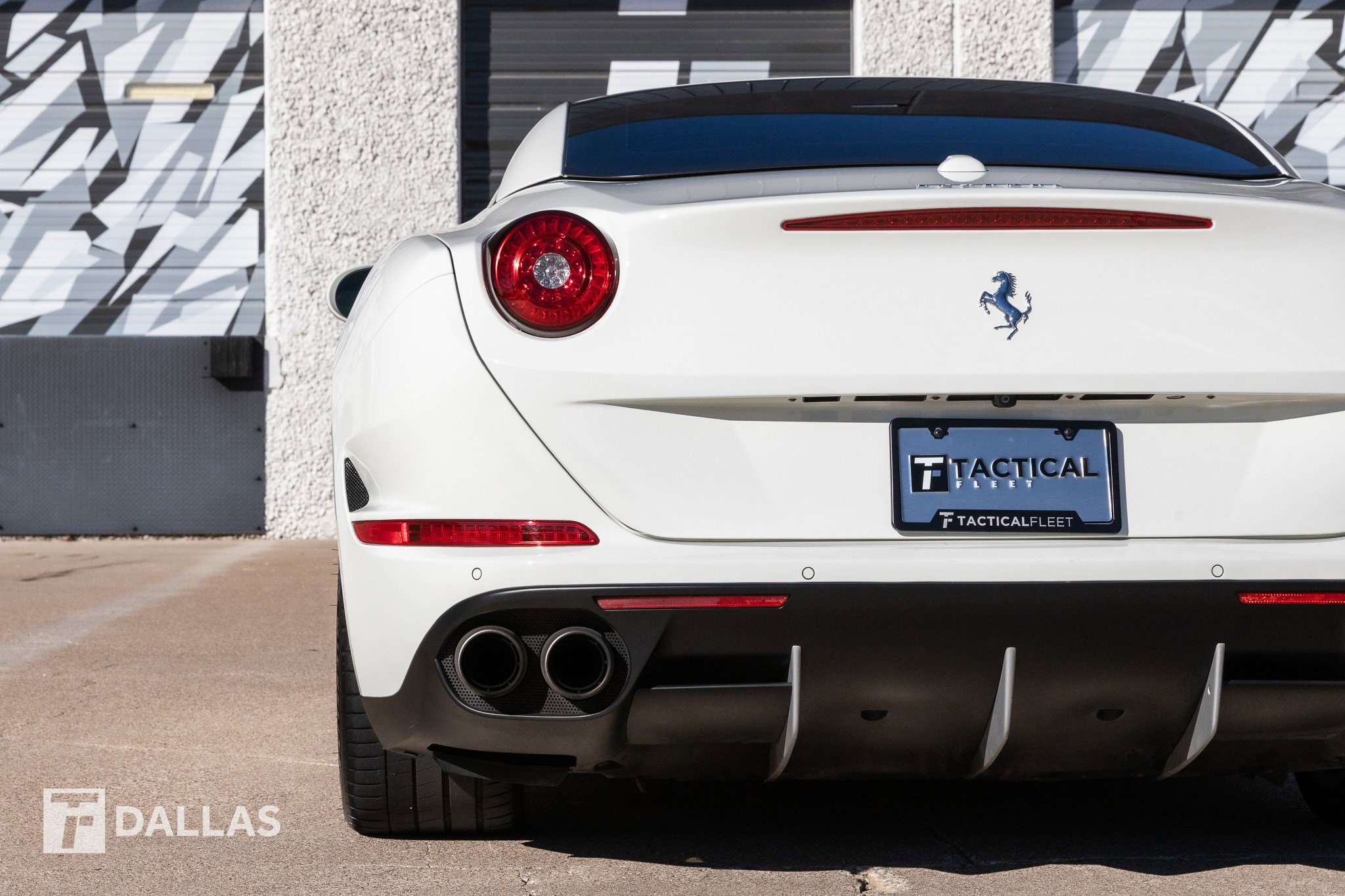 Used 2015 Ferrari California T image 14