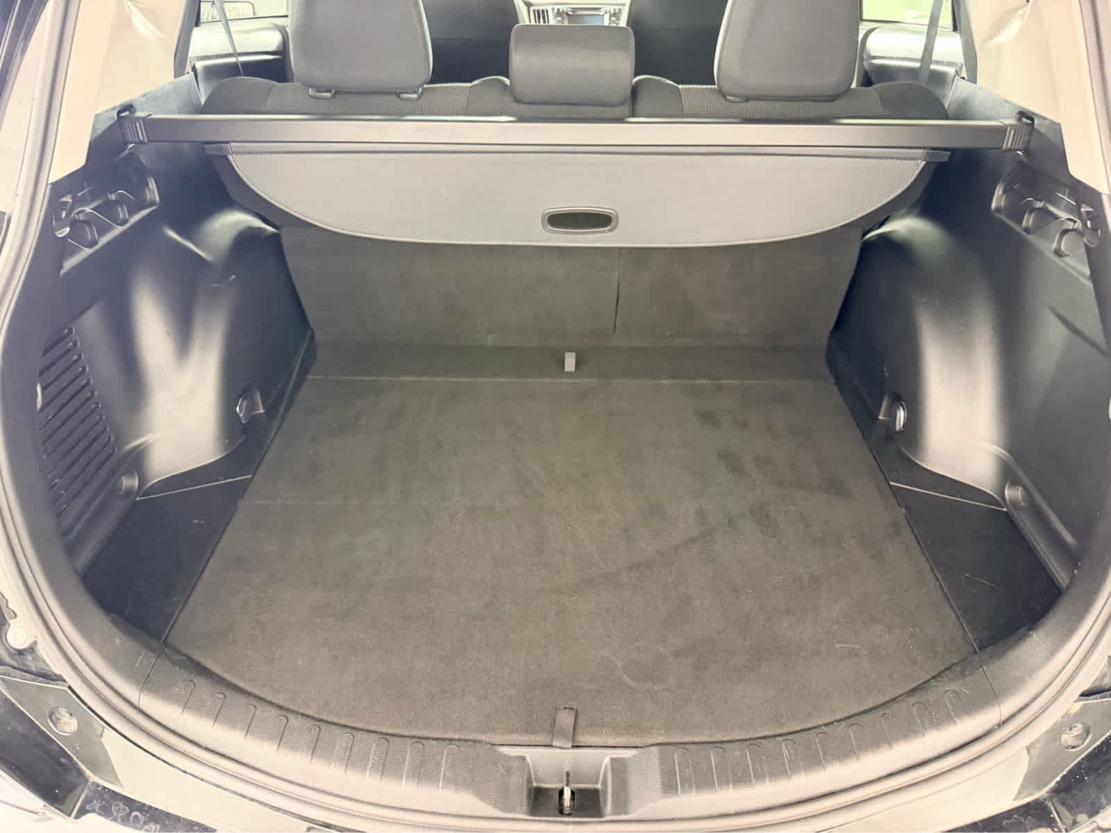 Used 2018 Toyota RAV4 XLE FWD image 17