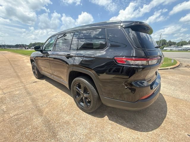 Used 2025 Jeep Grand Cherokee L Limited w/ Black Appearance Package AWD/4WD image 6