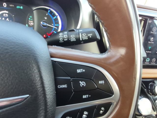 Used 2020 Chrysler Pacifica Limited w/ Advanced Safetytec Group image 34