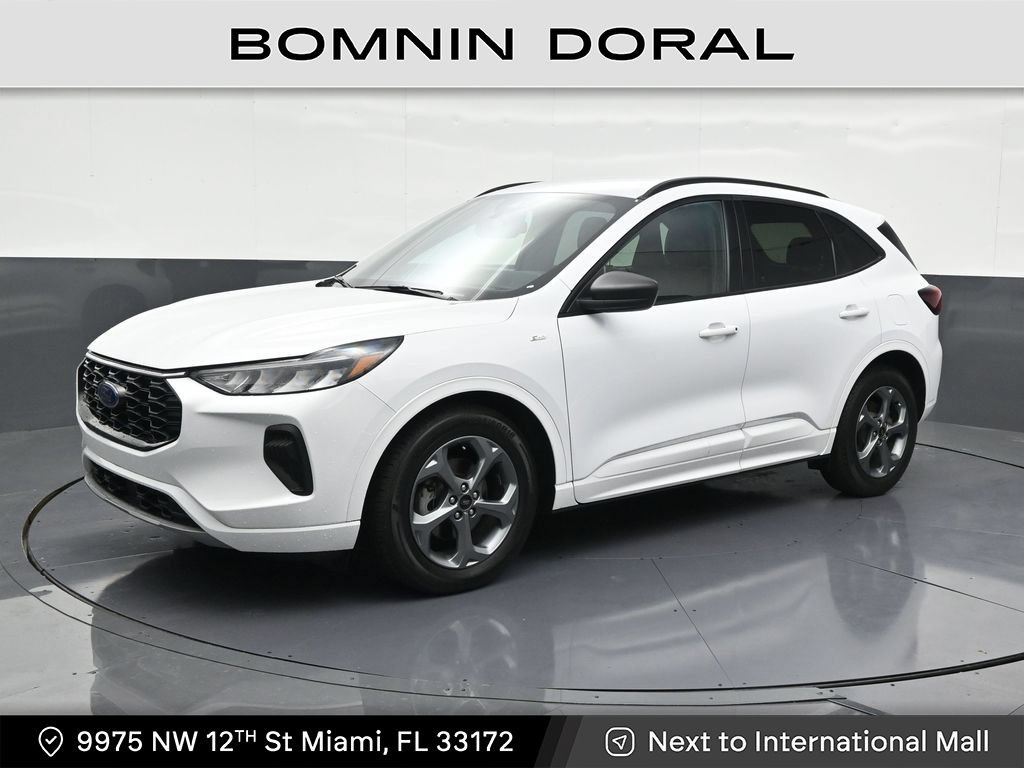 Used 2023 Ford Escape ST-Line w/ Tech Pack #1 FWD image 1