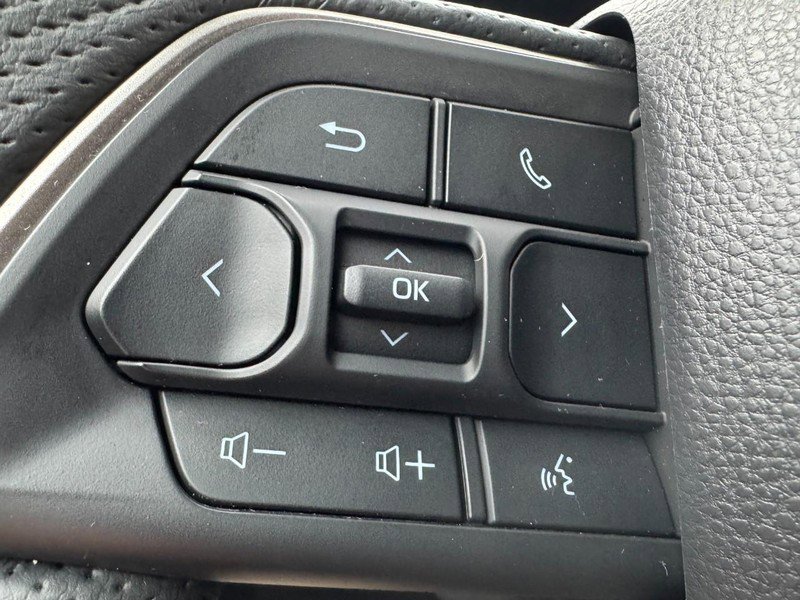 Used 2025 Toyota Tacoma TRD Off-Road image 16