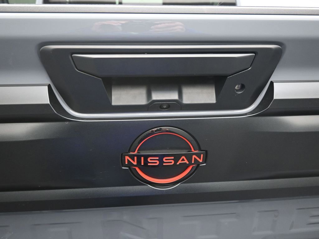 Used 2025 Nissan Frontier PRO-4X image 24
