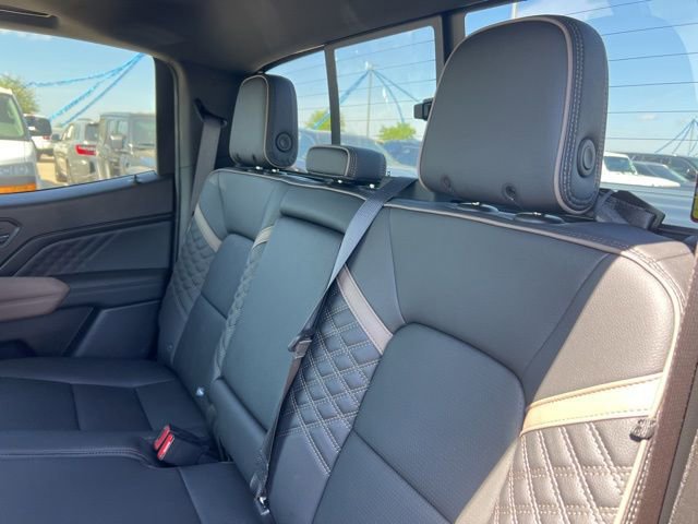 Used 2025 GMC Canyon Denali image 11