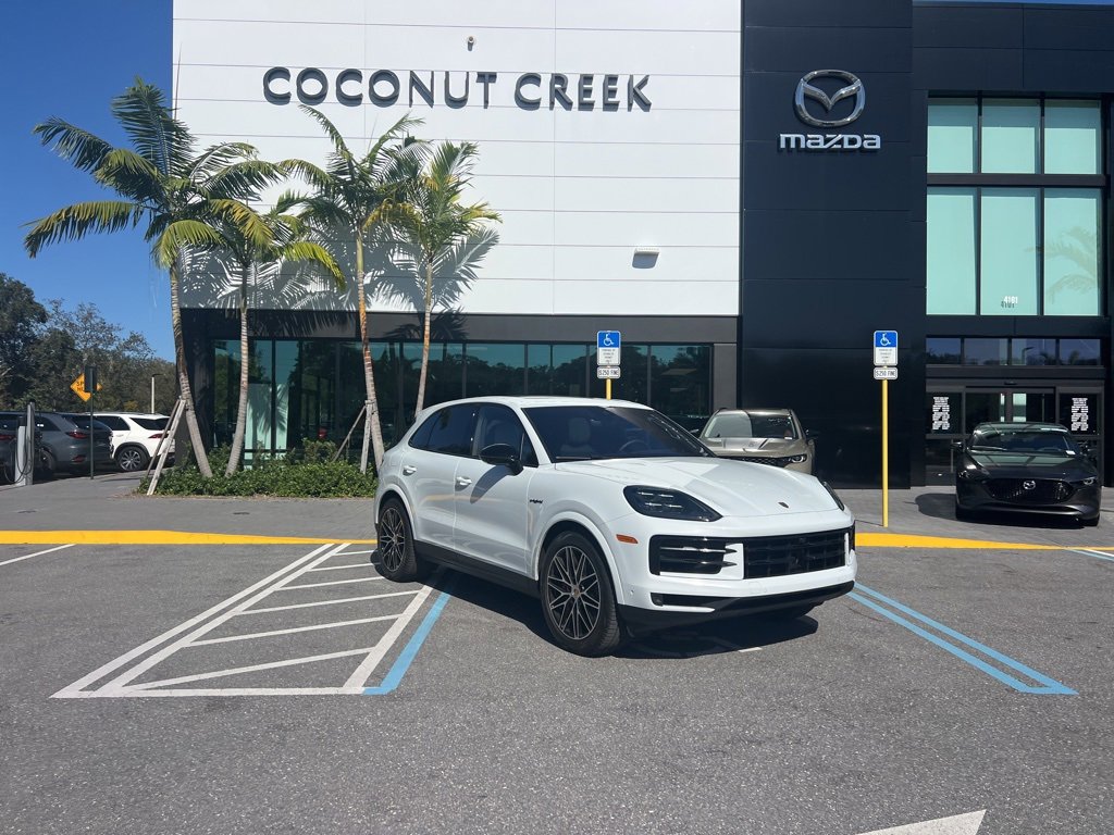 Used 2024 Porsche Cayenne S video 2