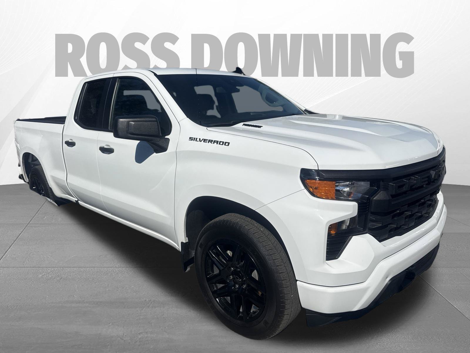 Used 2026 Chevrolet Silverado 1500 Custom w/ LPO, Dark Essentials Package RWD image 3