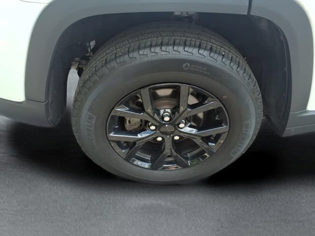 Used 2024 Jeep Grand Cherokee Altitude AWD/4WD image 9