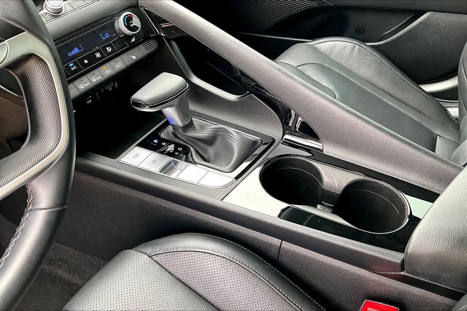 Certified 2023 Hyundai Elantra Limited FWD image 17