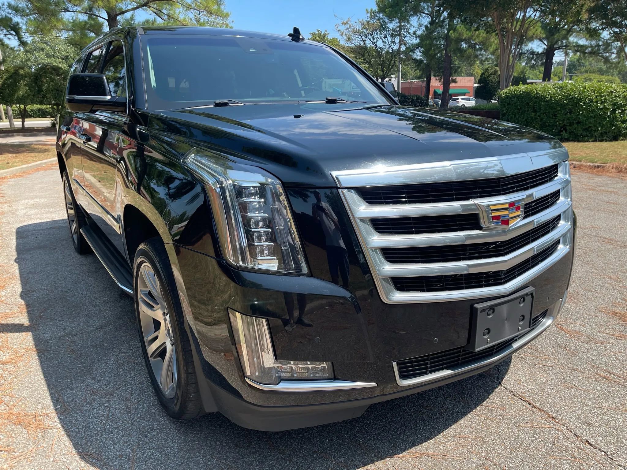 Used 2016 Cadillac Escalade Luxury image 7