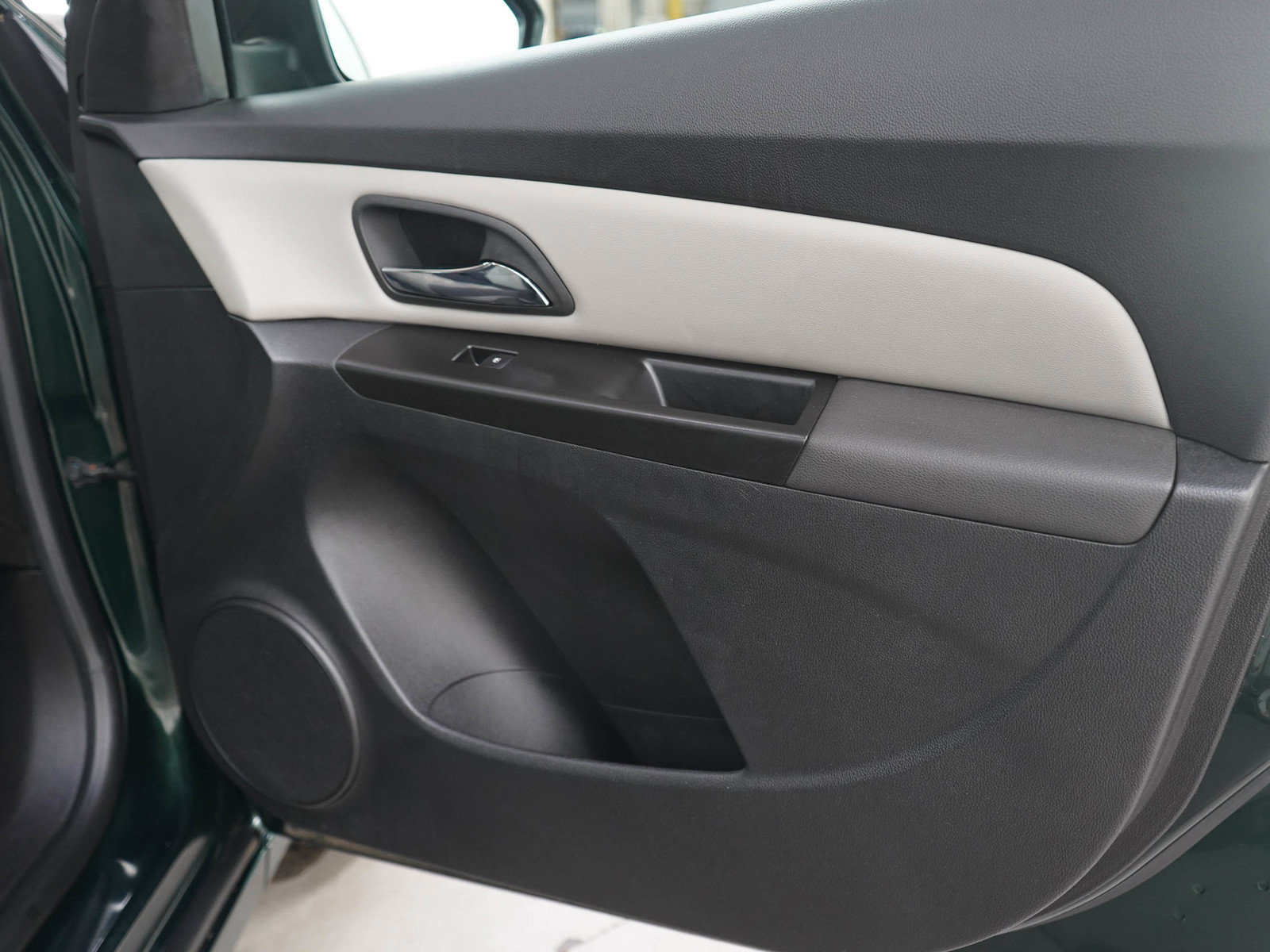 Used 2014 Chevrolet Cruze LS FWD image 9