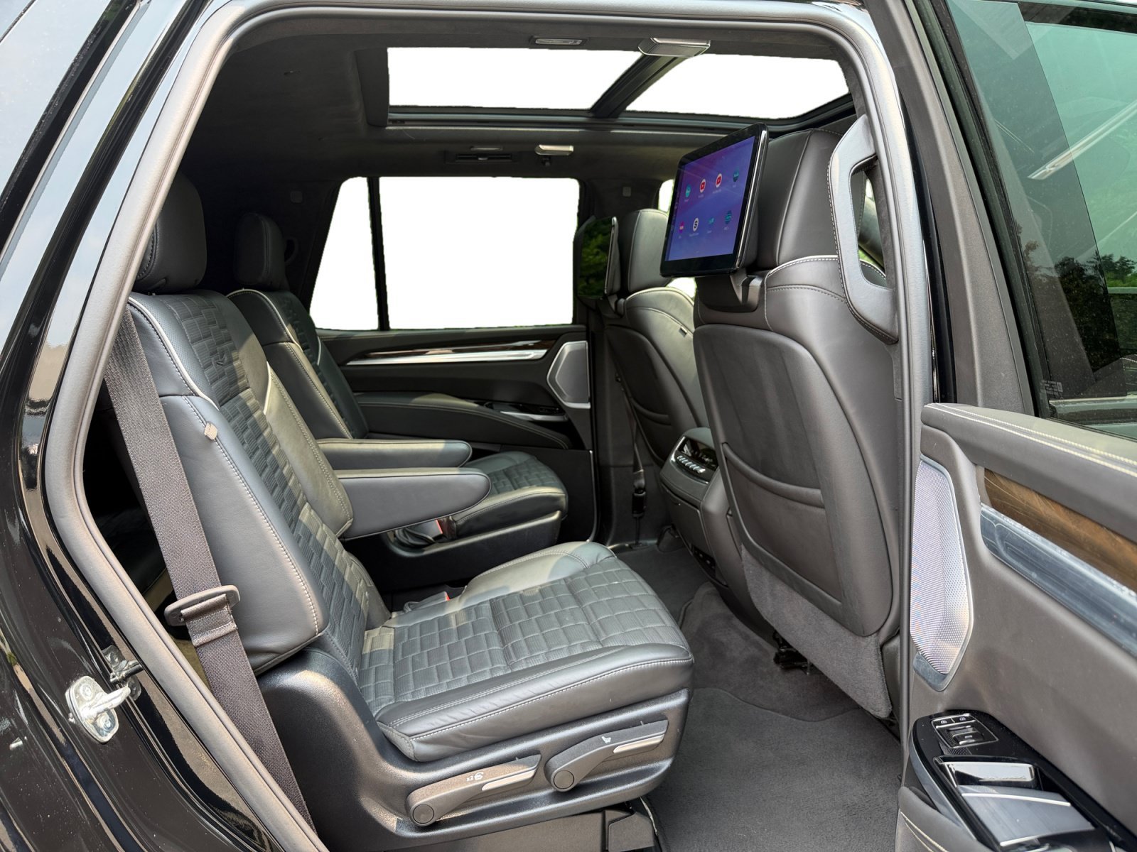 Used 2025 Cadillac Escalade Sport Platinum AWD/4WD image 20