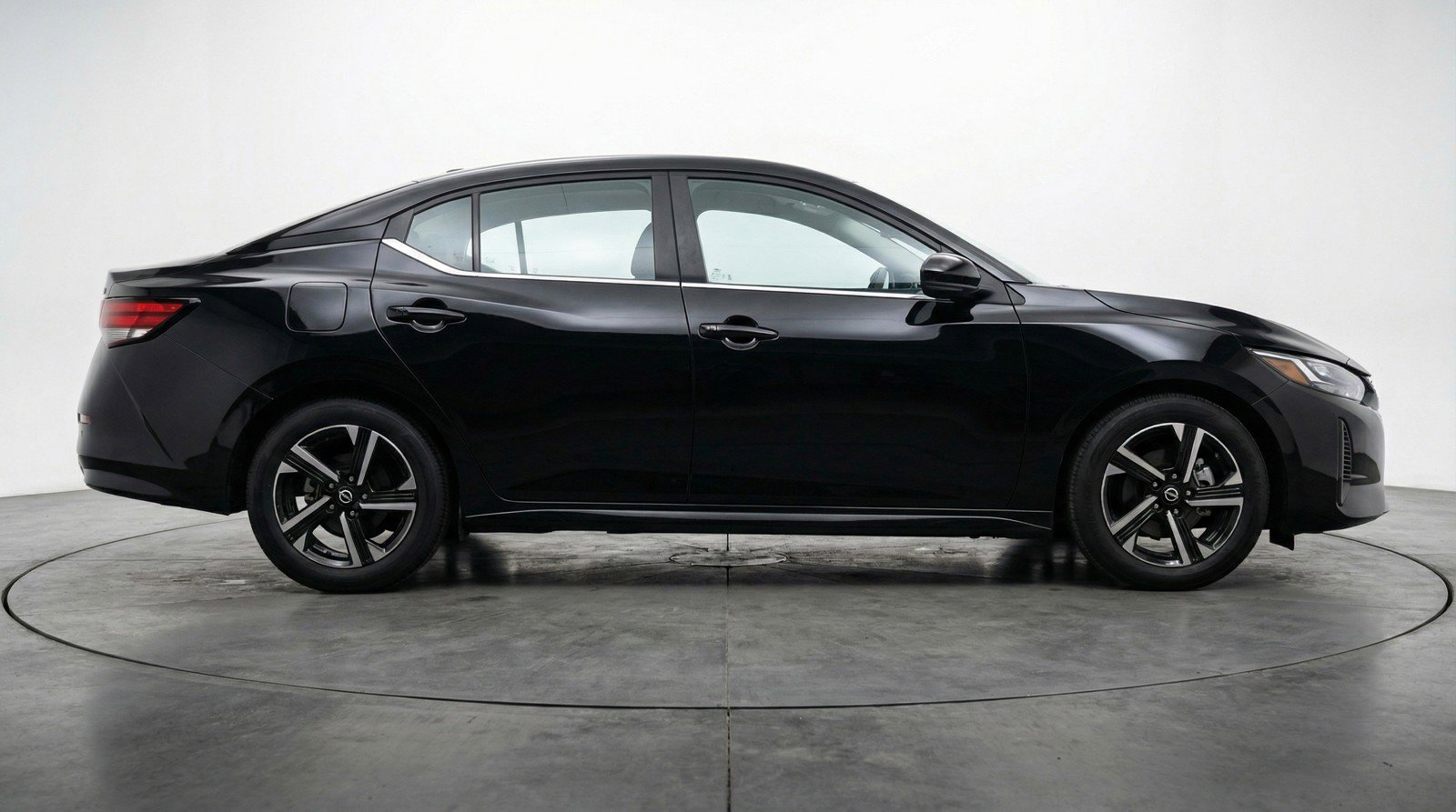 Used 2025 Nissan Sentra SV FWD image 11