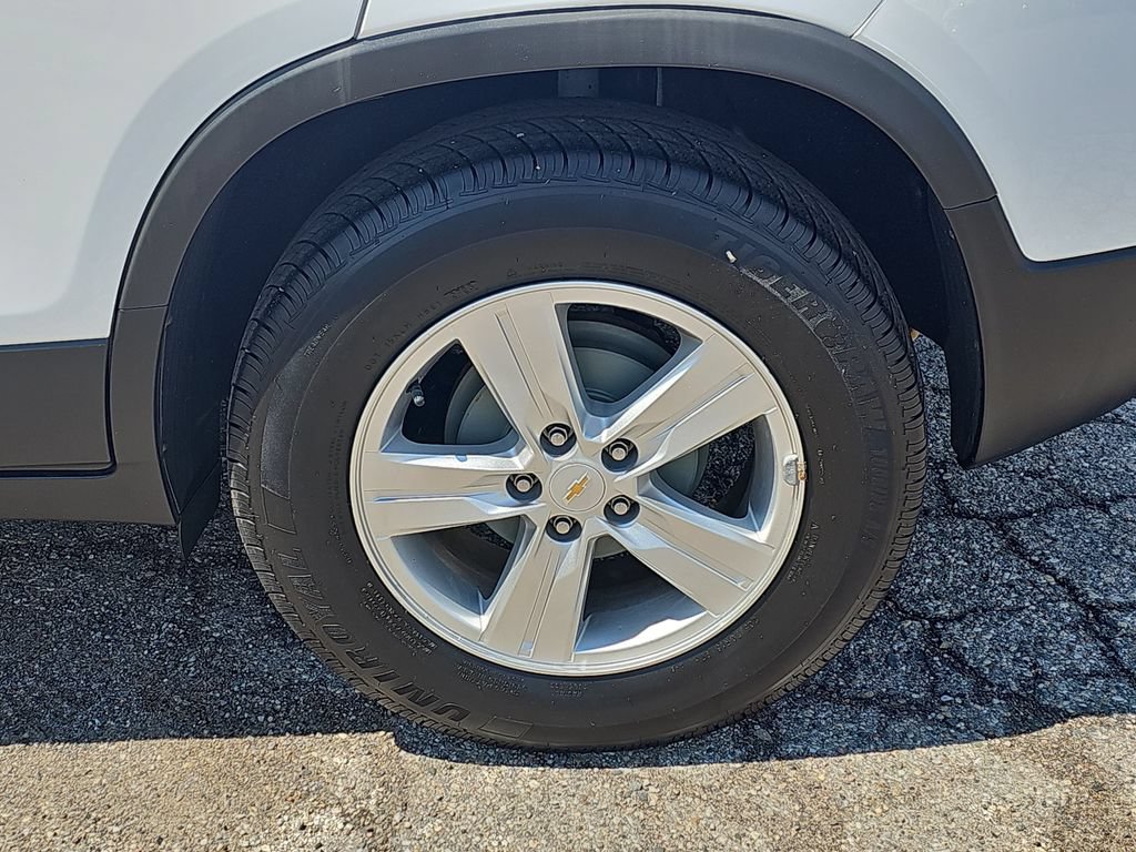 Certified 2019 Chevrolet Trax LT w/ LT Convenience Package FWD image 37