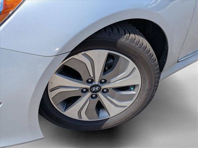 Used 2015 Hyundai Sonata Limited w/ Option Group 02 FWD image 10