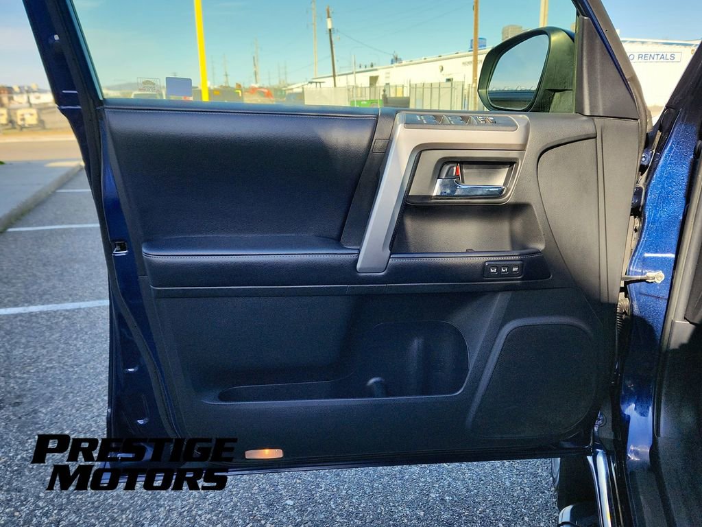 Used 2018 Toyota 4Runner Limited AWD/4WD image 19