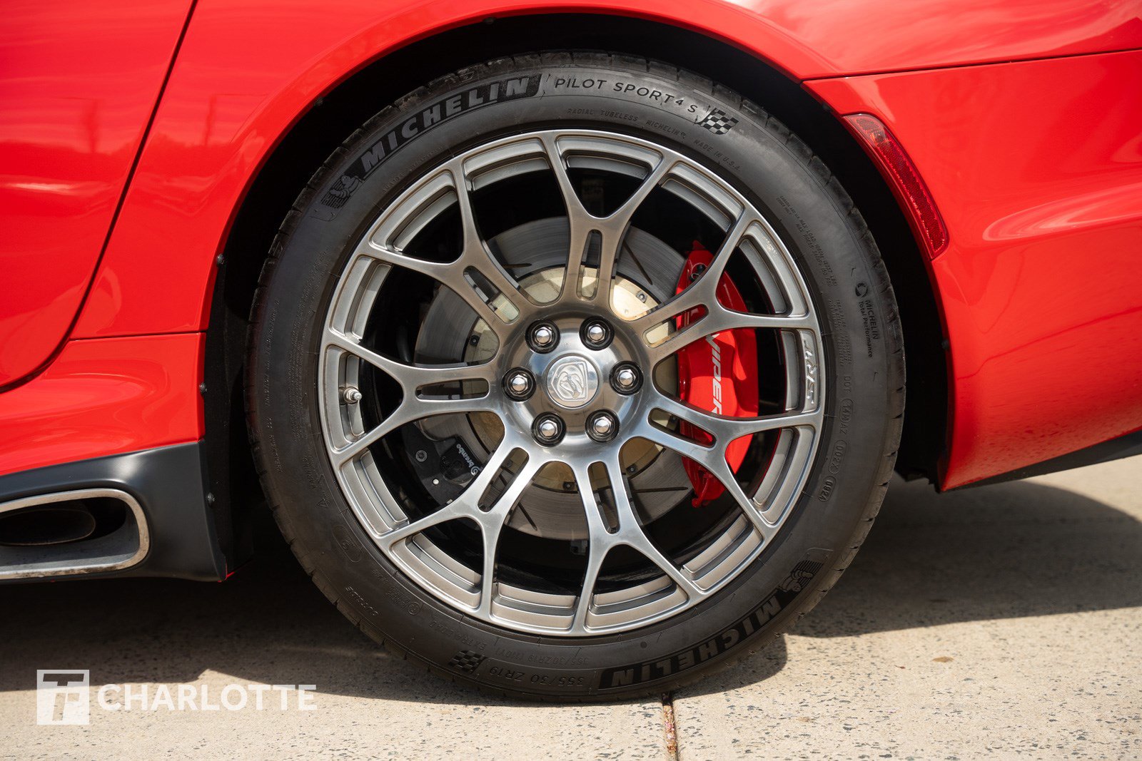 Used 2013 SRT Viper GTS w/ GTS Laguna Interior Pkg image 12