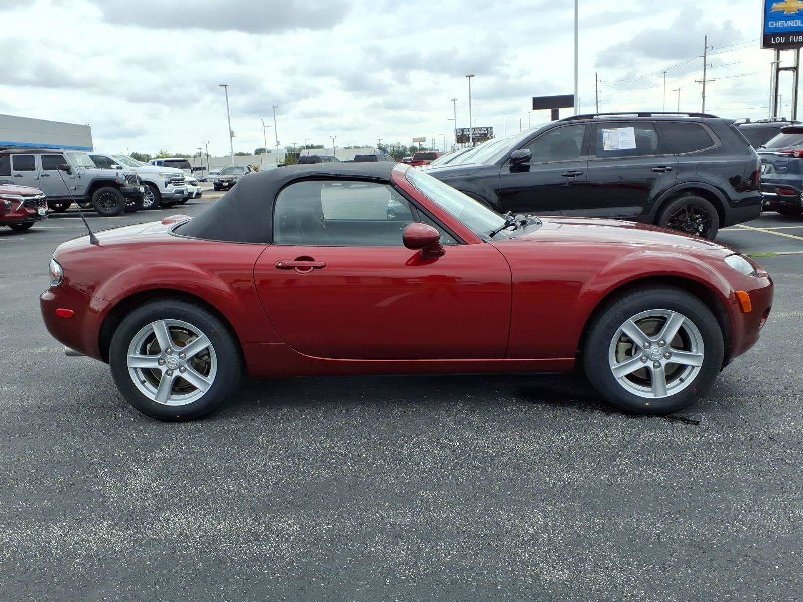 Used 2006 MAZDA MX-5 Miata RWD image 26